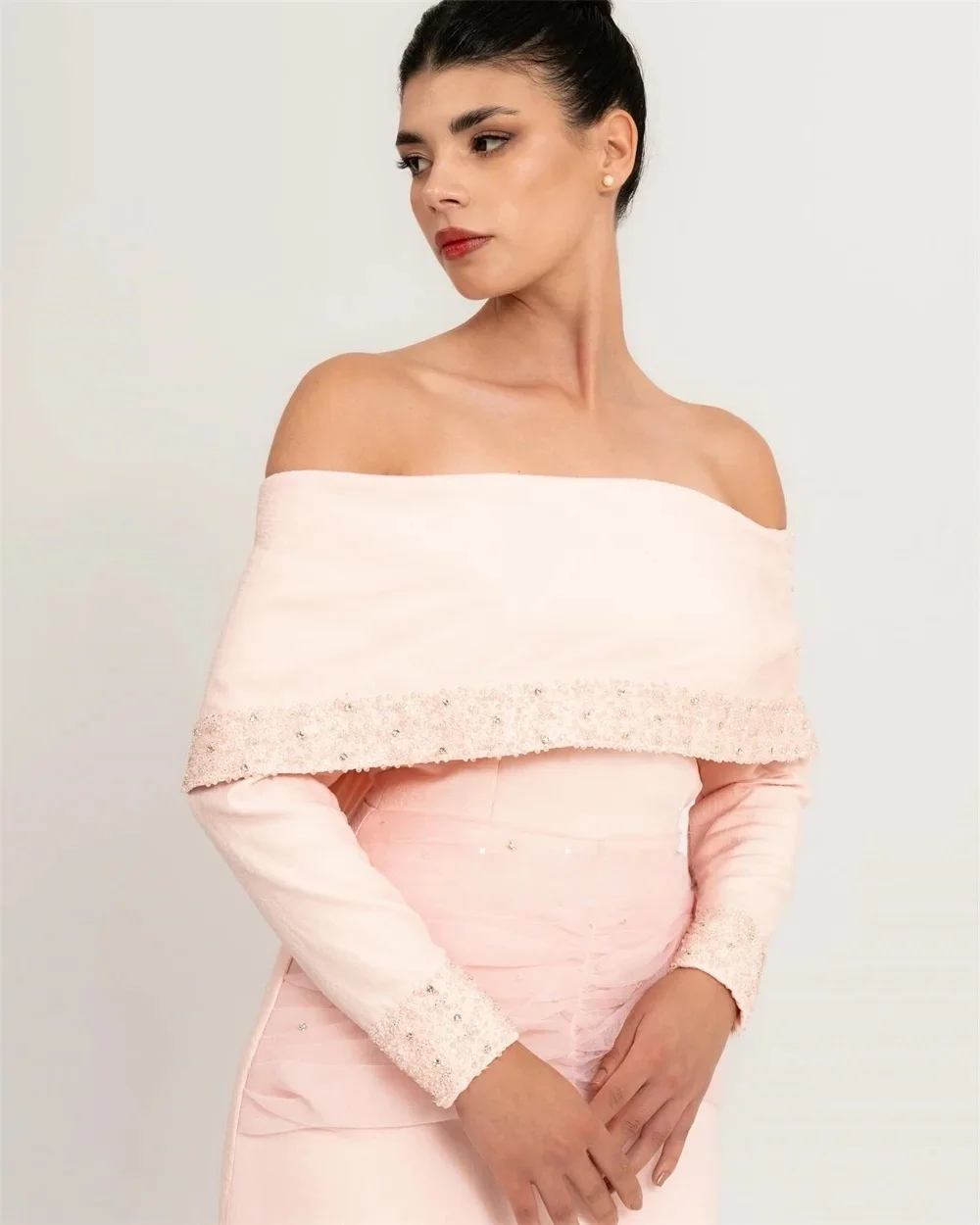 Pink Beaded Long Sleeves Bespoke Occasion Gown Evening Dresses Pastrol Unisex Jersey Retro Dubai Saudi Arabic Prom Customized