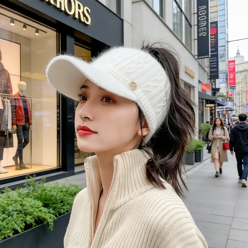 Women's All-Match Knit Beret Hat - Hollow Top Design with Warm Velvet Trim, Versatile for Dressing Up or Down in Cooler Seasons