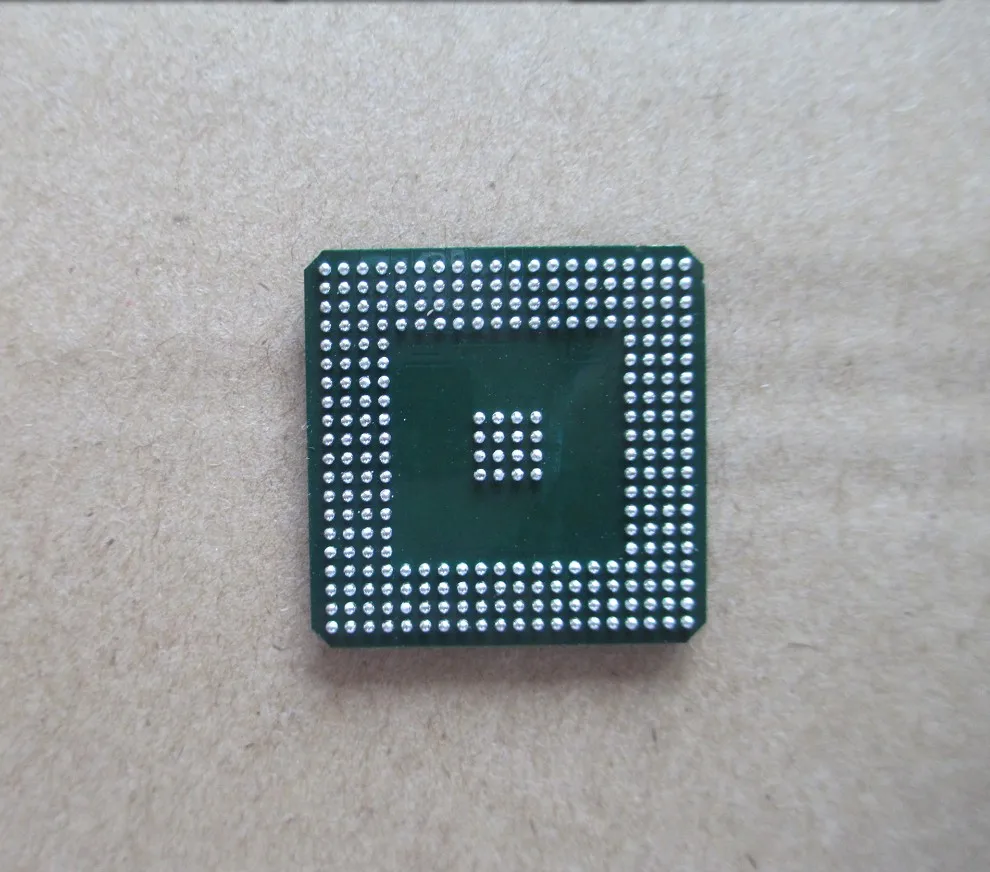 Free shipping   MPC556LF8MZP40 BGA CPU      10PCS