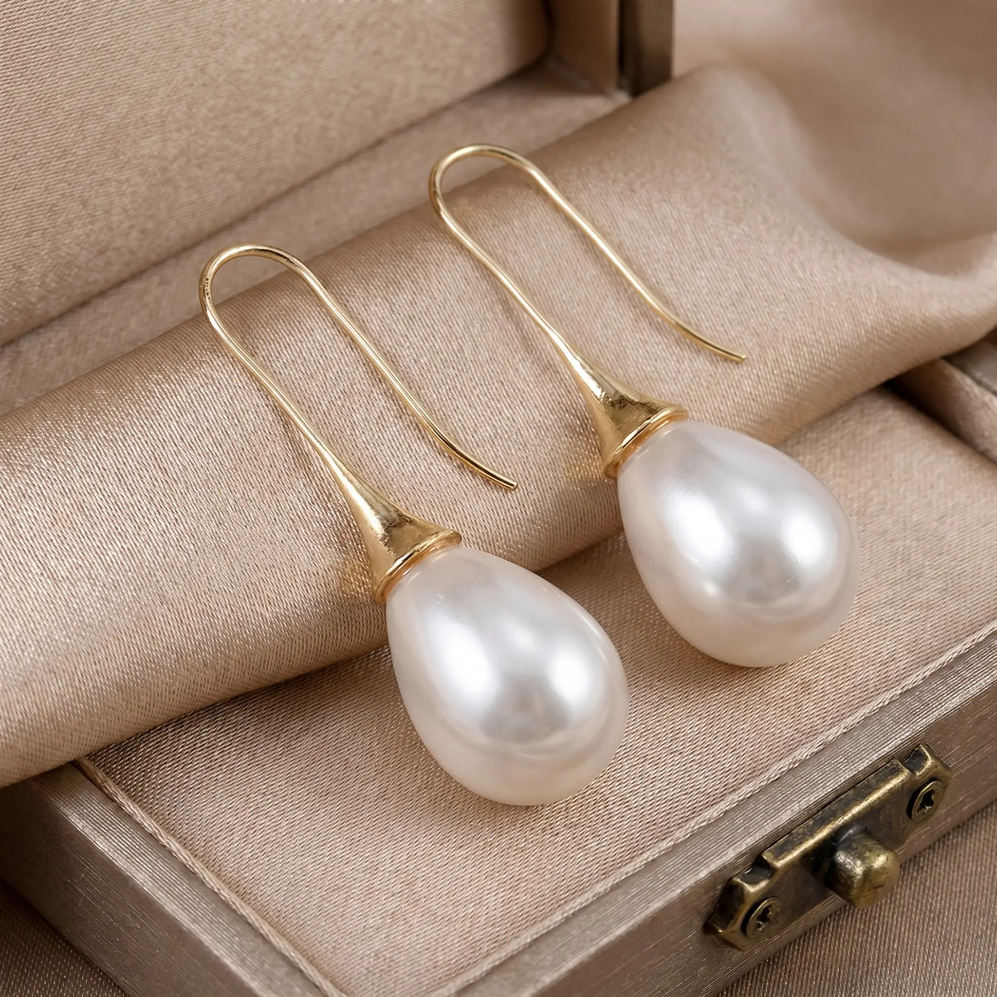 1Pair Vintage Pearl Earrings Drop Elegant Dangle Earrings for Women Long-Lasting Fashion Jewelry Gift for Girlfriend Mother