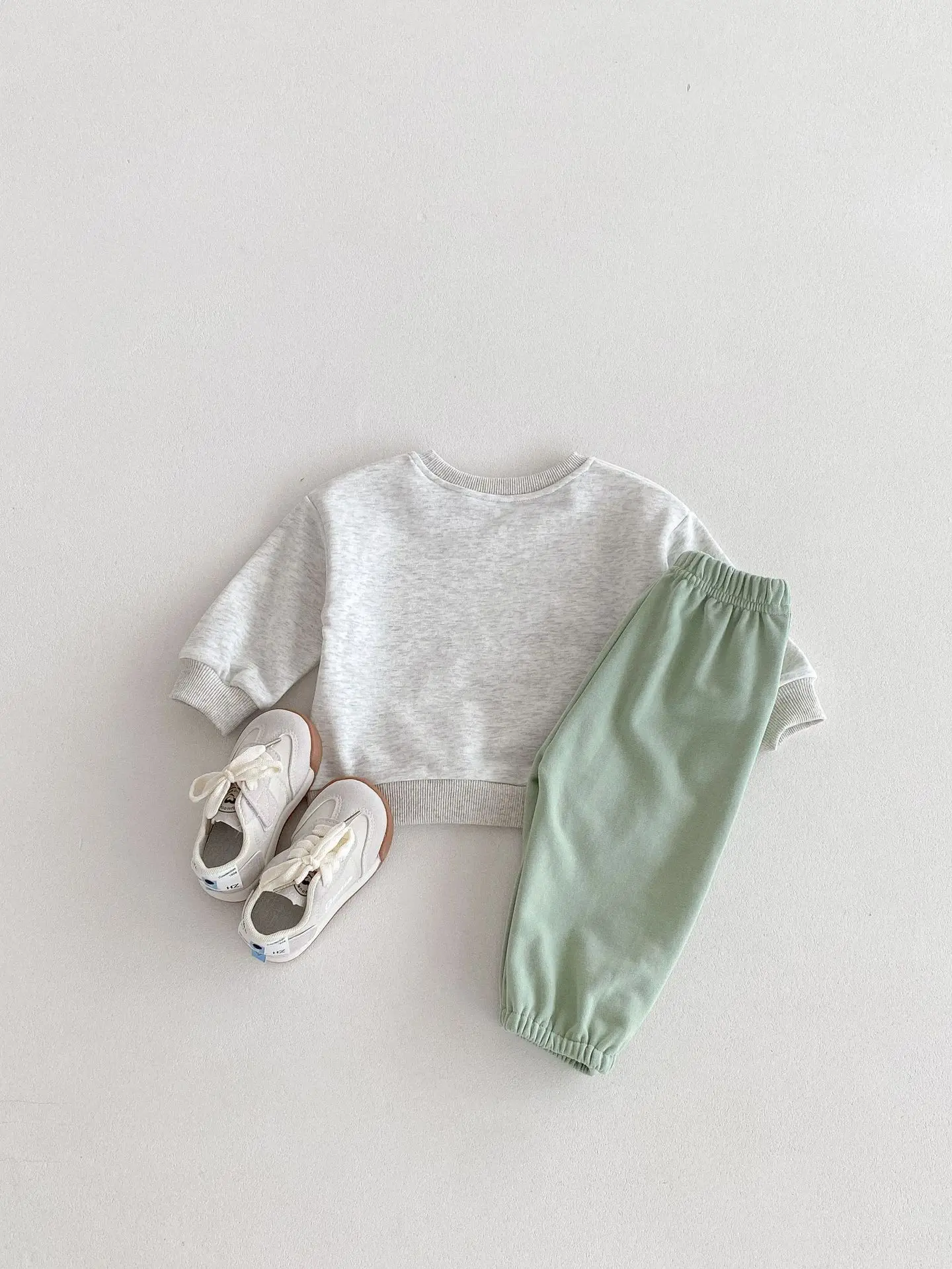 Koreanischer Stil Frühling/Herbst Neues 2-teiliges Set für Kleinkinder & Kinder, reine Baumwolle, Farbblock-Sweatshirt & Jogginghose – Detail 4