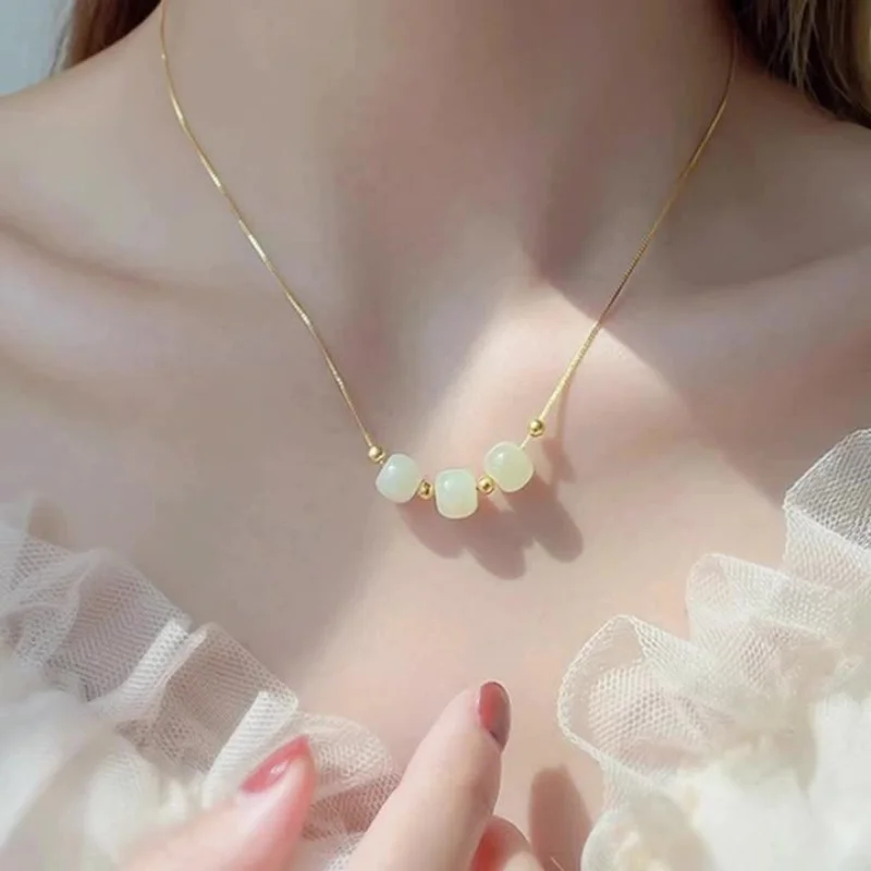 2025 Fashion New Necklace Sales Three Crystal Transit Beads Light Luxury Small Group Design Sense Versatile Simple Necklace
