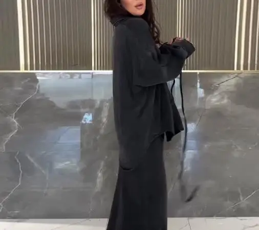ชุดเซ็ตสองชิ้น เสื้อผ้าผู้หญิงใหม่ ฤดูใบไม้ร่วง/ฤดูหนาว 2025 ชุดเดรสยาวสไตล์คาวบอย แขนยาว มีเข็มขัดรัดเอว