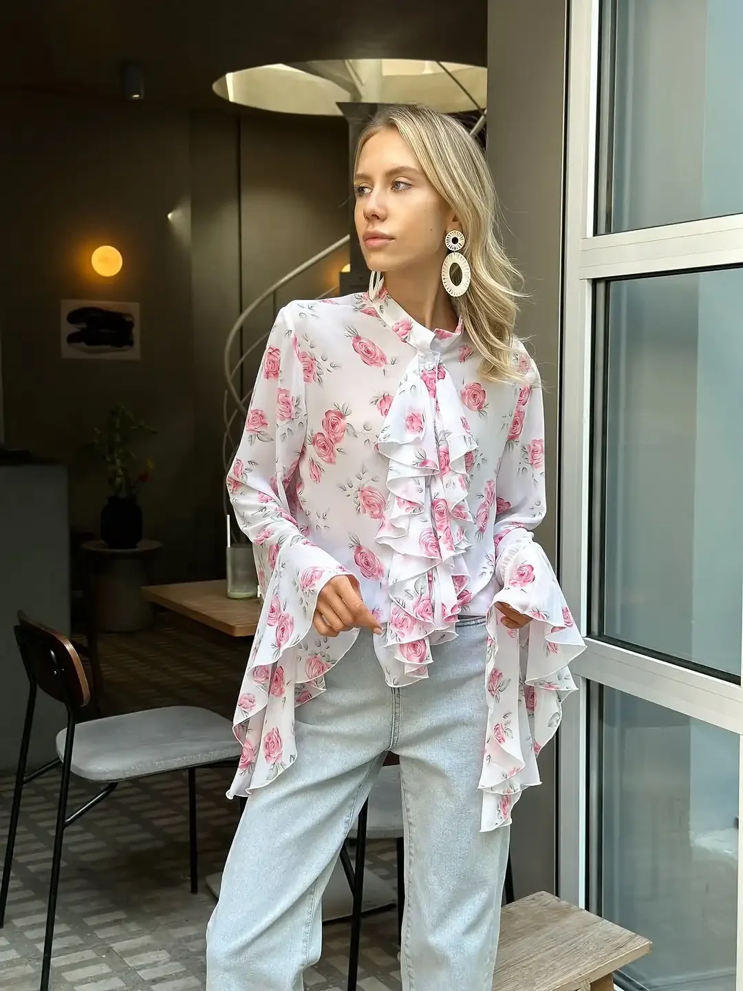 

Fashion Rose Print Chiffon Blouse Women Romantic High Neck Ruffle Trim Flare Sleeve Shirt New Lady Commute Street Outerwear 2026