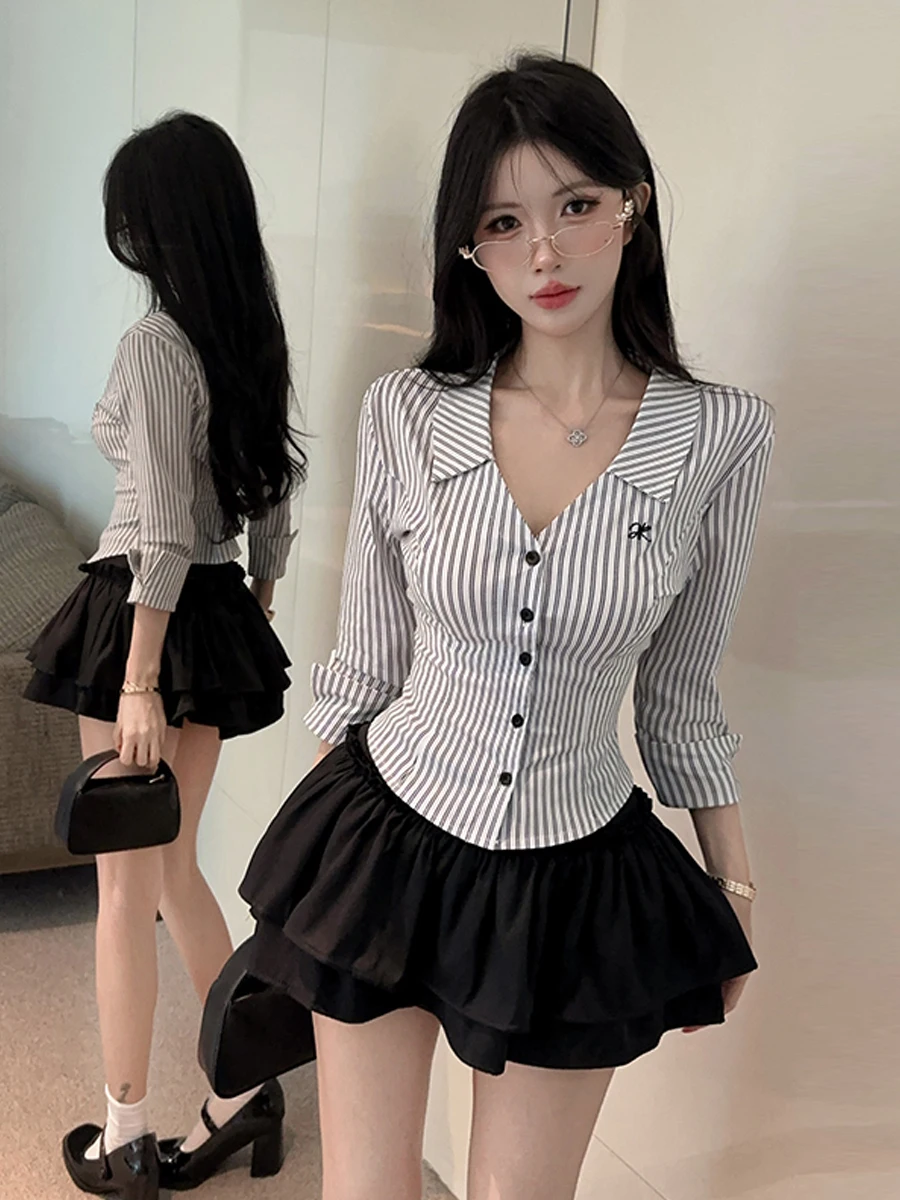 

Сексуальный комплект из полосатой облегающей рубашки и юбки с высокой талией для молодых женщин, V-образный вырез, рукав до локтя, в стиле униформы, летний наряд.