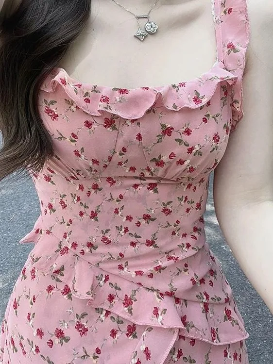 Beach resort pink floral sling dress for women to wear in the summer of 2024 French slim fit style exquisite temperament KW1L