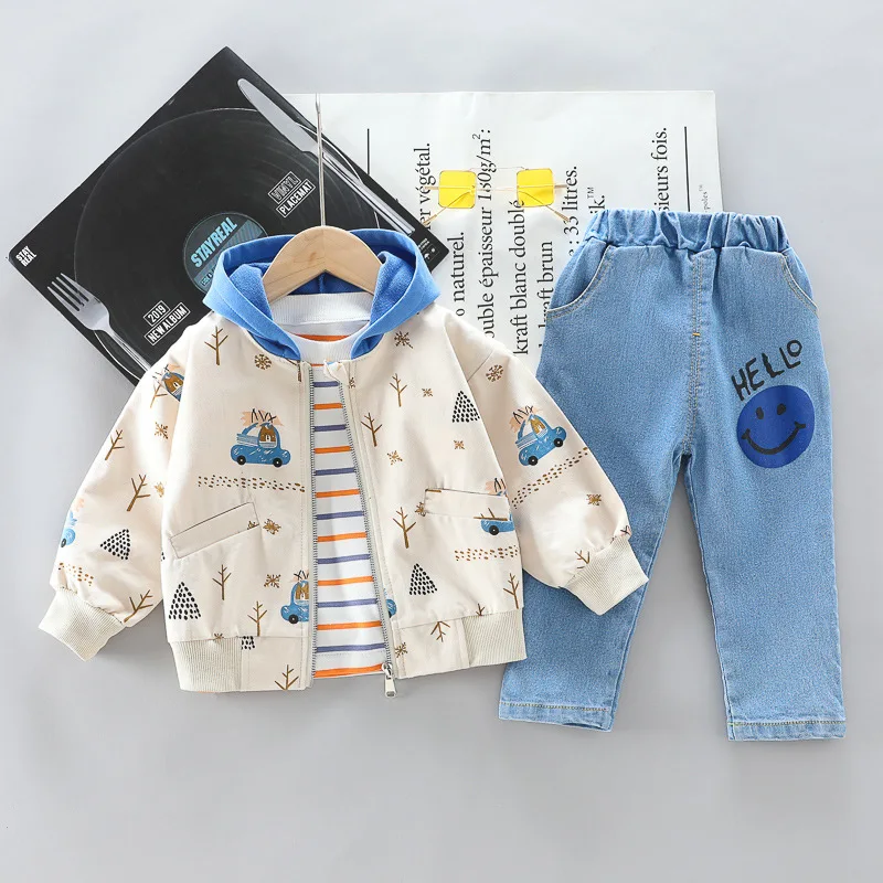 Autumn baby set cartoon bear jacket+trousers boy casual sports set three-piece set 0-4 is the children\'s outdoor clothing