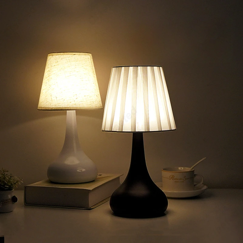 

Simple Retro LED Light Luxury American Cream Style Desk Lamp Study Bedroom Bedside Decoration Atmosphere Night Light