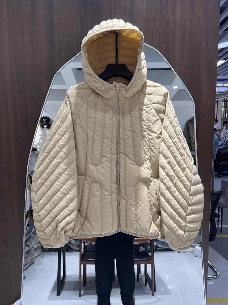 2025 秋冬新作特大ゆったり軽量ダウンジャケット女性のファッションフード付きホワイトダックダウンコート w1095