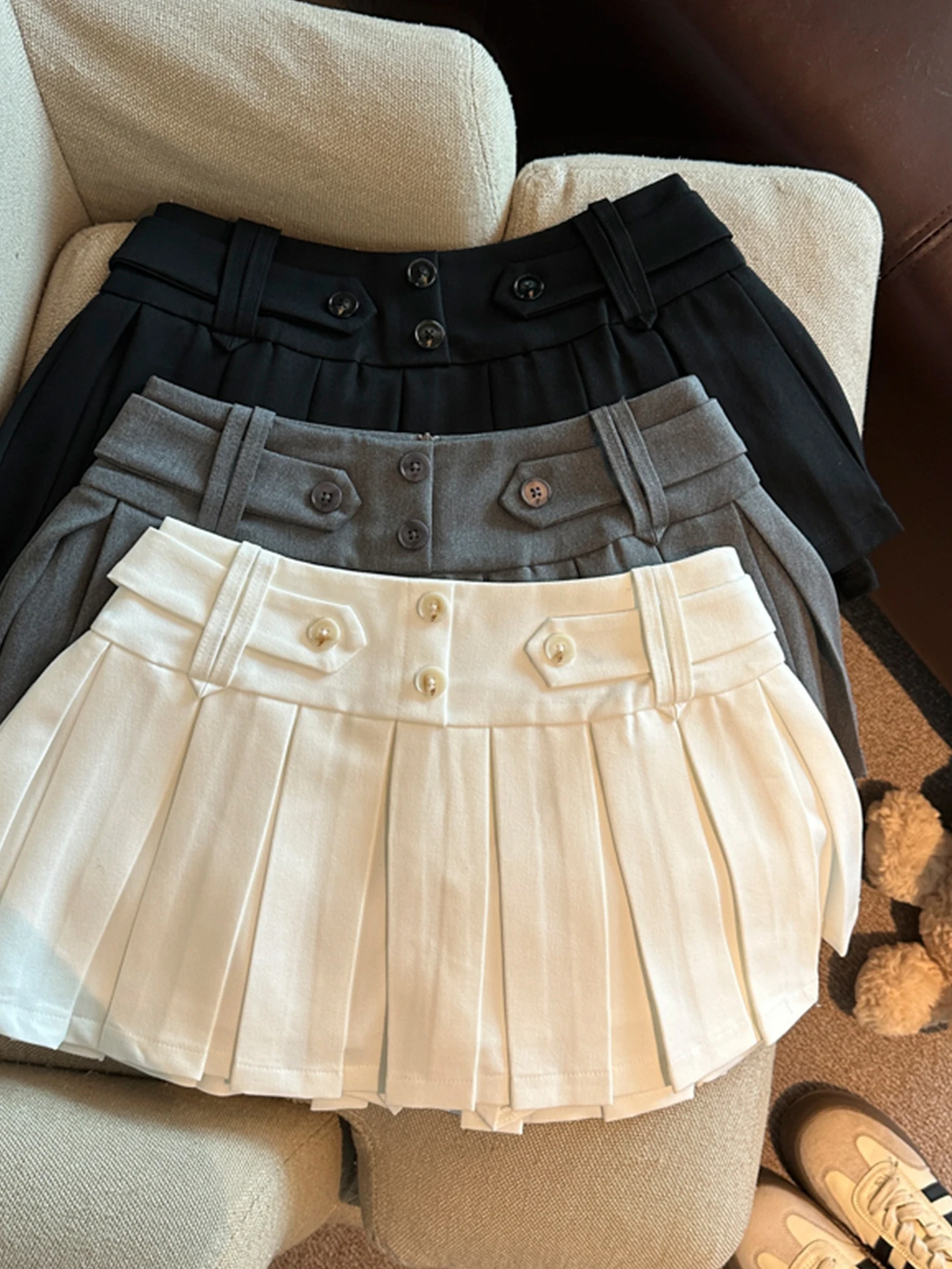 

Рекомендованная Эмили Клуд плиссированная юбка с высокой талией для женщин, весна-лето, защита от просвечивания, А-силуэт, короткая юбка, повседневная, из других материалов