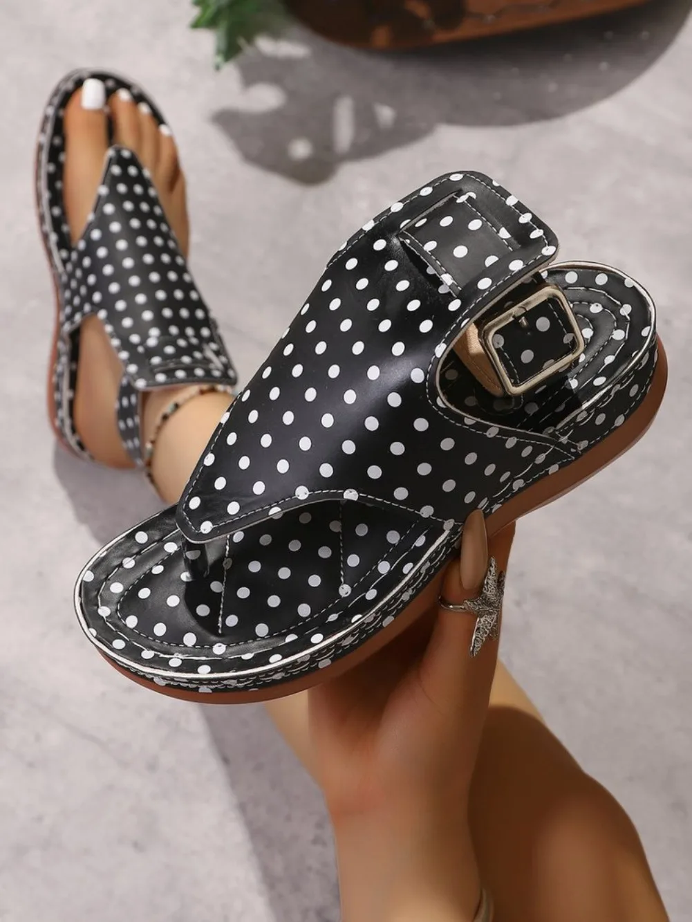 2026 Damen Keilsandalen Sommer Neue Modische Lässige Peeptoe-Sandalen mit Dicker Sohle Rutschfeste Komfortable Hochhackige Damenschuhe – Detail 10