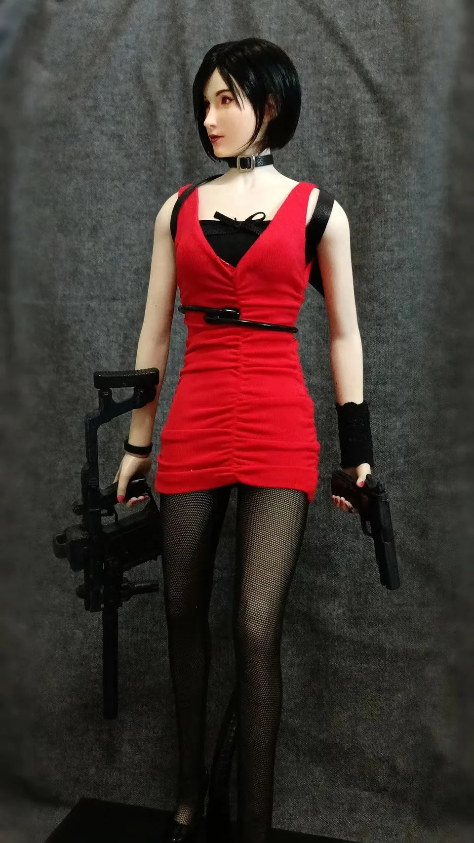 

IN TSOCK NRTOYS 1/6 Scale Female Dress Figure NR18 Zombie Killer Ada wong Red Dress Clothes Set for 12 inch Action Figure DIY