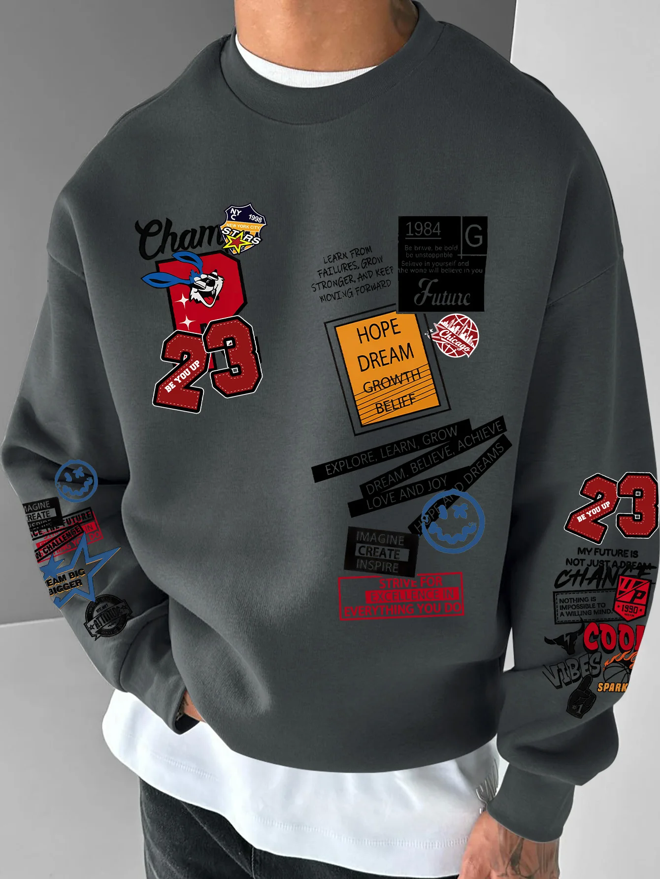 USA Varsity Style 23 Patchwork Badge Print Oversized Crewneck Sweatshirt Men's Vintage Streetwear Athletic Pullover，S-XXL