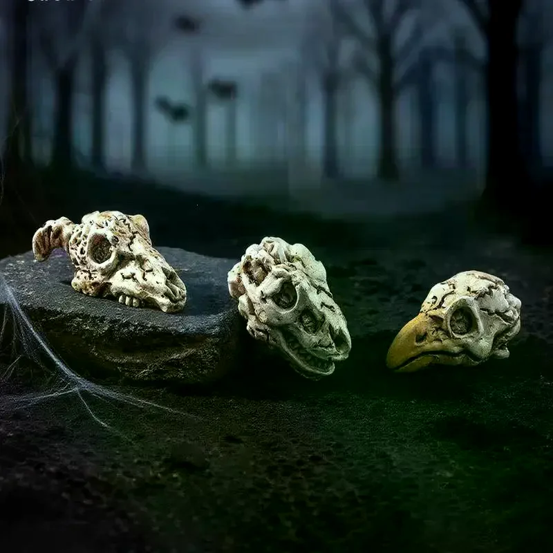 5pcs Mini Halloween Crow Animal Skull Ghost Ornament,Miniature Landscape Desktop Ornaments Mini Home Parties Car Decorations
