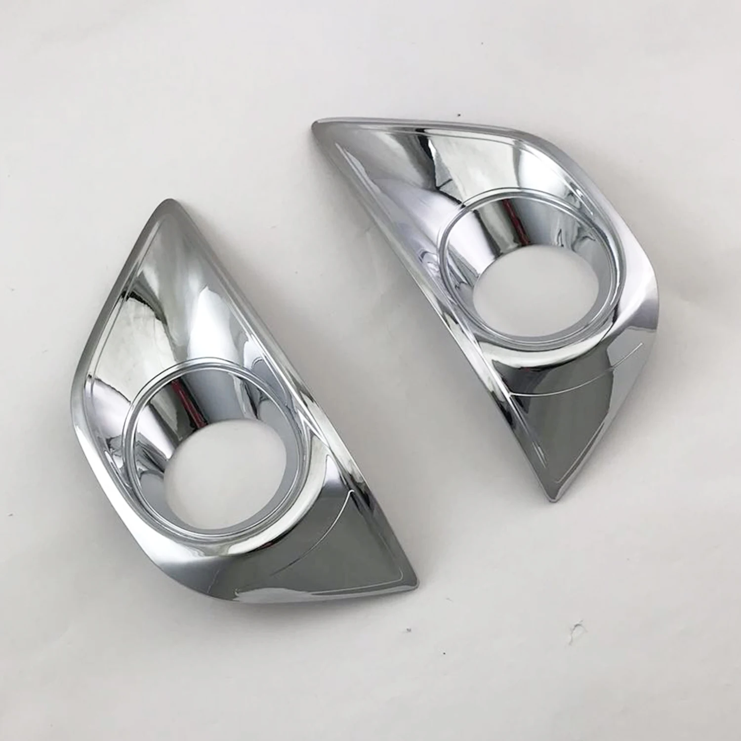 2pcs New ABS Chrome Car Modification Accessories Plated Front Fog Lamp Cover Trim Paste Style For Innova 2011 2012 2013 2014