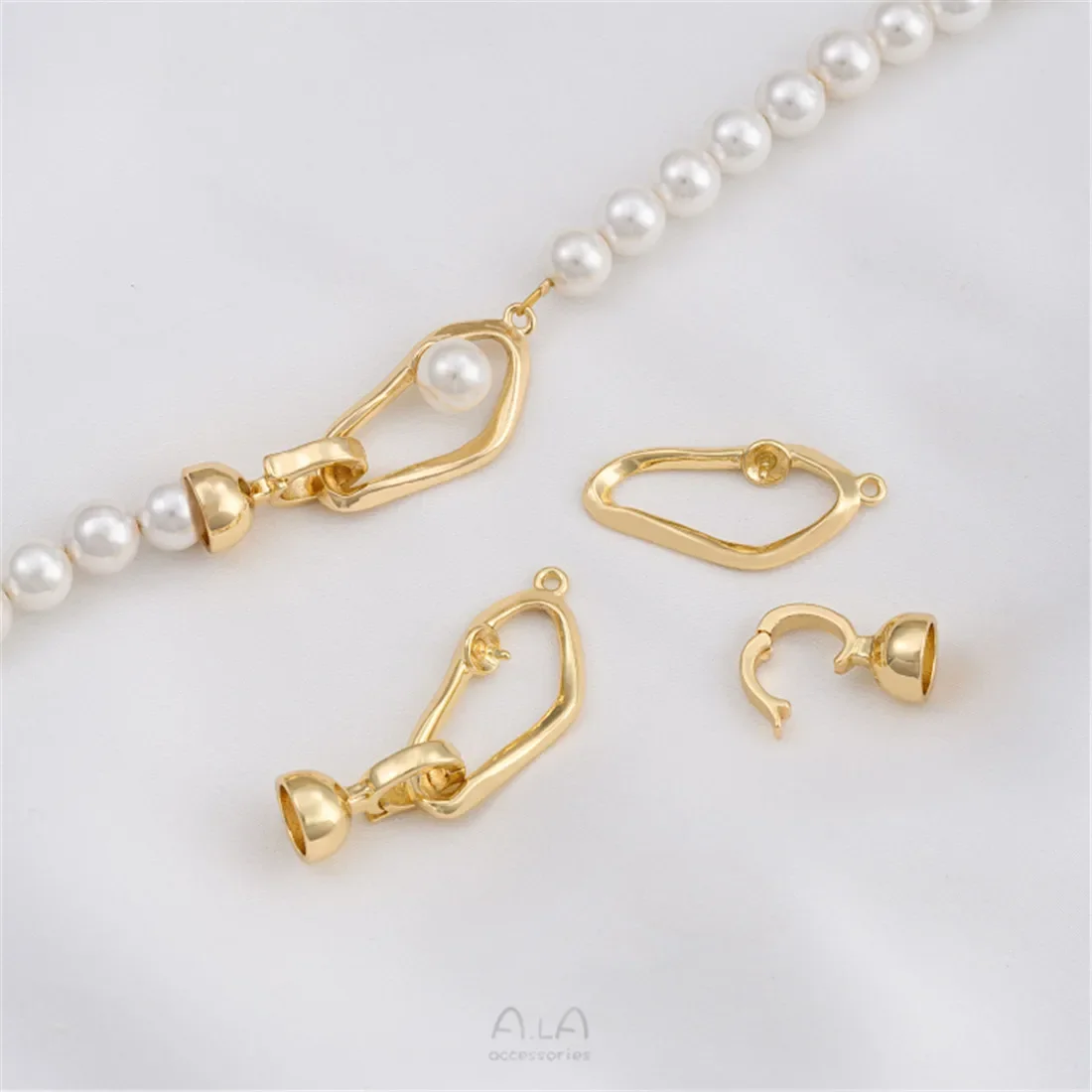 

14K Gold Irregular Shaped Cloud Pearl Buckle with Bead Holder DIY Bracelet Necklace Connection Buckle Jewelry Buckle C008