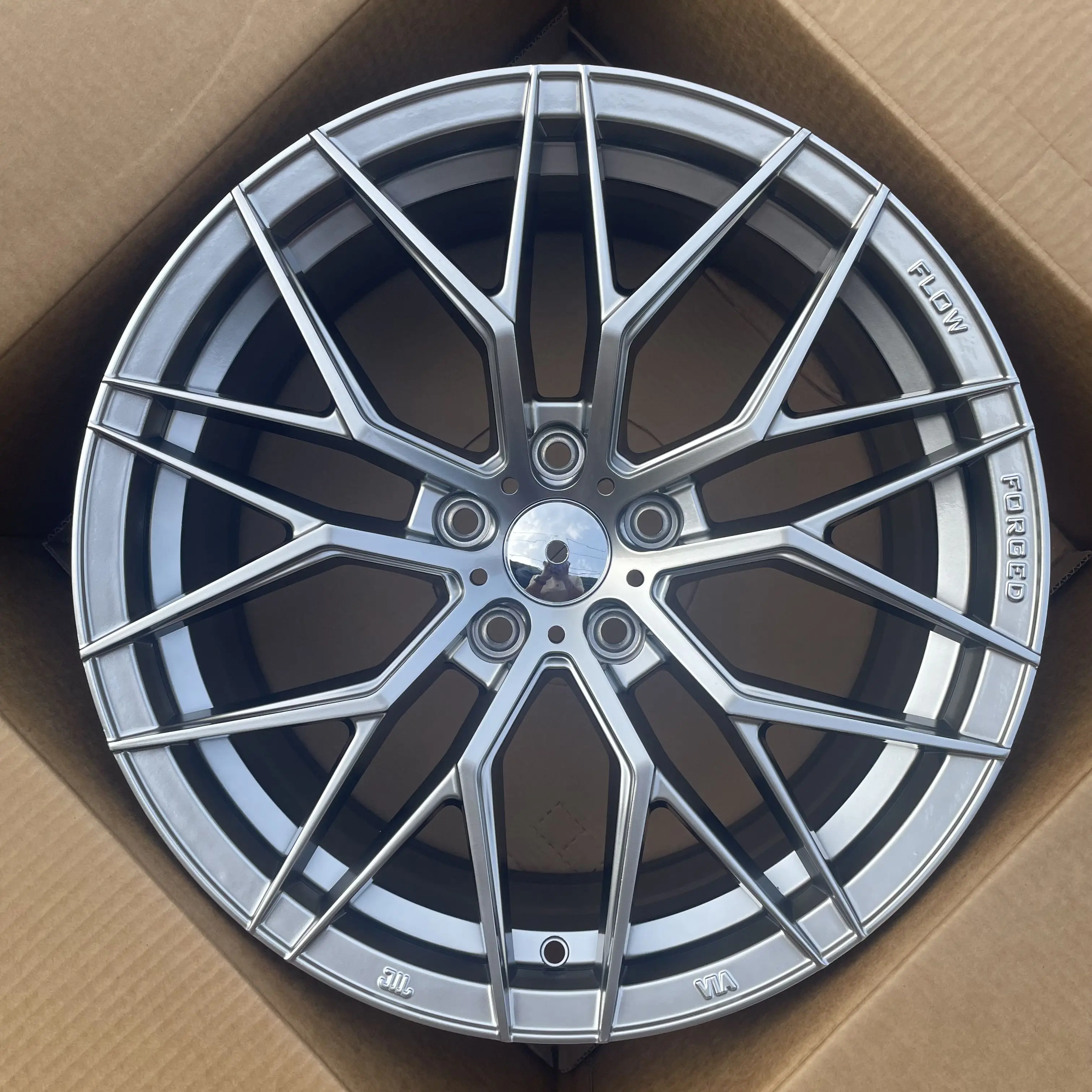 15-20 Inch Universal Flow Form Aluminum Alloy Passenger Car Wheels Multi PCD 5x112 5x114.3 Modified Rims