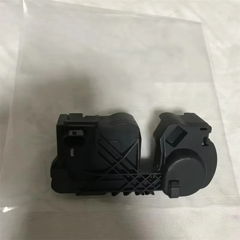 A2468700558 Engine Hood Lock With Electronic Switch 2468700558 for Mercedes-Benz C117 W117 GLA45 AMG GLA250