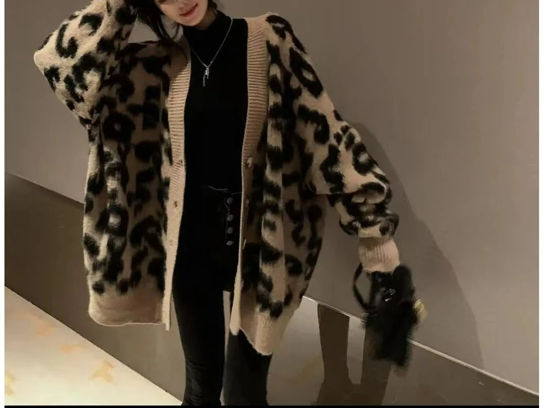 女性のロングヒョウ柄ニットセーター新しい秋冬ルーズファッションセーター V ネック長袖カーディガンコート