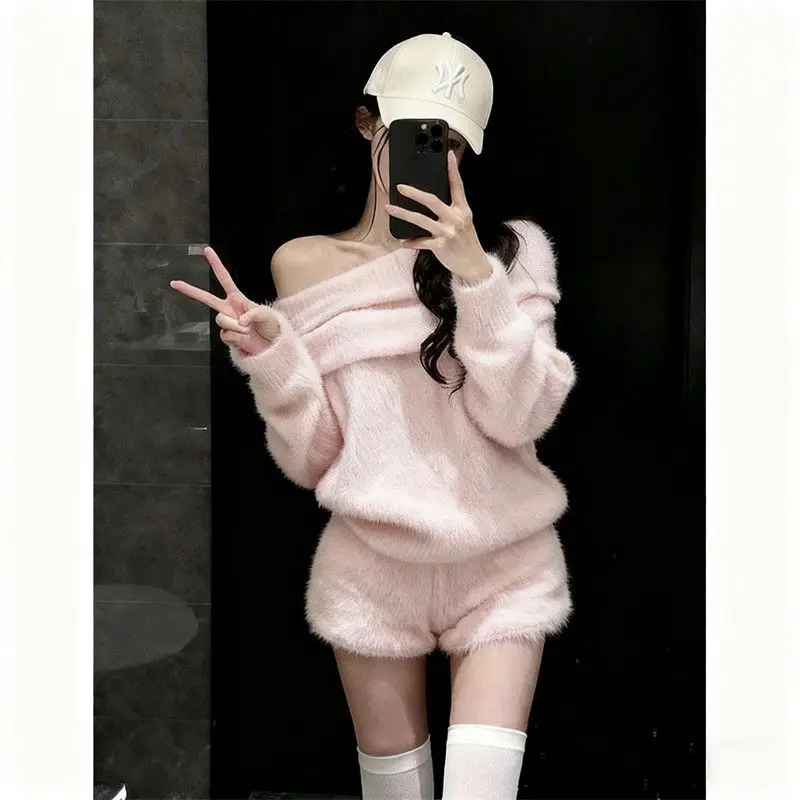 Pink Soft Cozy One-Shoulder Sweater High Waist Shorts Two-Piece Set Women's Fashionable Spicy Girl Style Winter New Arrival
