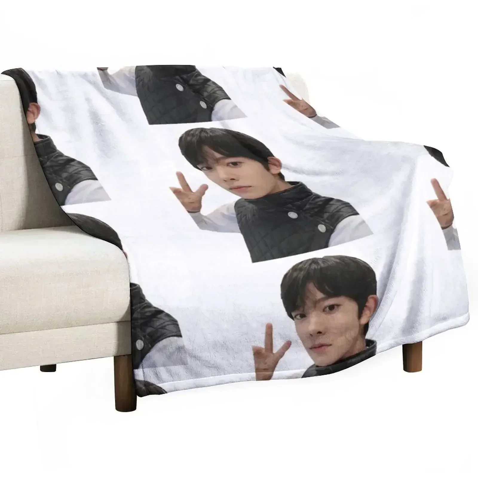 

Heeseung Selca I-LAND Throw Blanket Retros Luxury Blankets