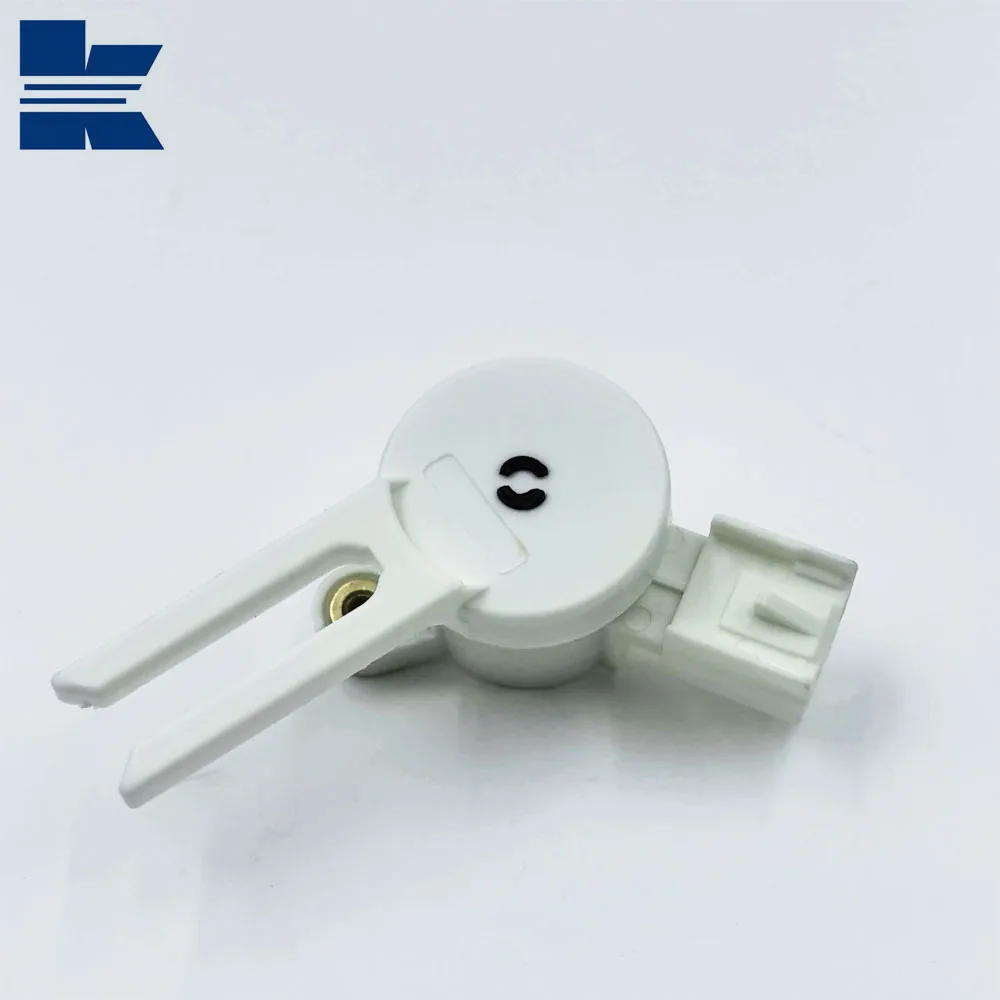 

Датчик положения педали тормоза для CHEVROLET AVEO COBALT CRUZE HHR SPARK TRAX GMC TERRAIN PONTIAC G3 G5 SUZUKI XL-7 / OE:13597428