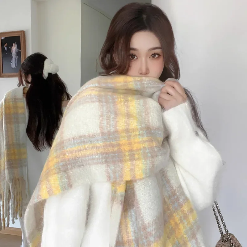 

2024 New Atmospheric Scarf, Plaid Winter Female Couple, Warm and Versatile, Shawl, Tassel, Thickened Neck