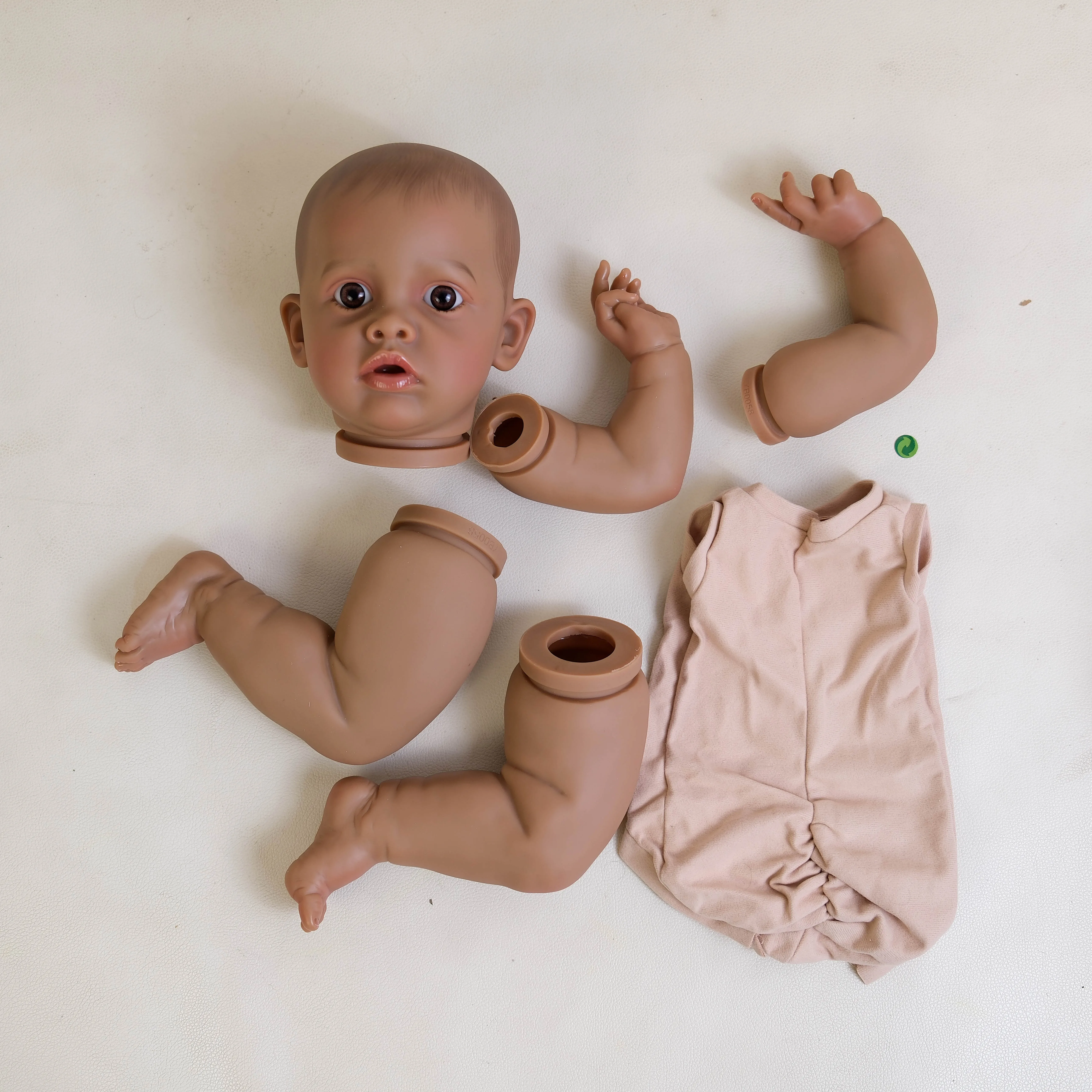 Kit de Muñeca Reborn Benjamin de Piel Oscura de 22 Pulgadas, con Múltiples Capas de Pintura, Hecho a Mano, Sin Ensamblar, Piezas de Bebé Realistas, Coleccionable