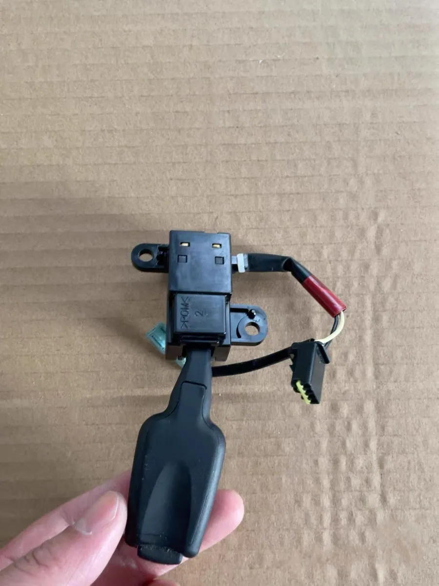Original Used (Second Hand) Left Side Steering Wheel Switch Volume Control Handle For Hyundai for Kia Elantra Tucson Sportage