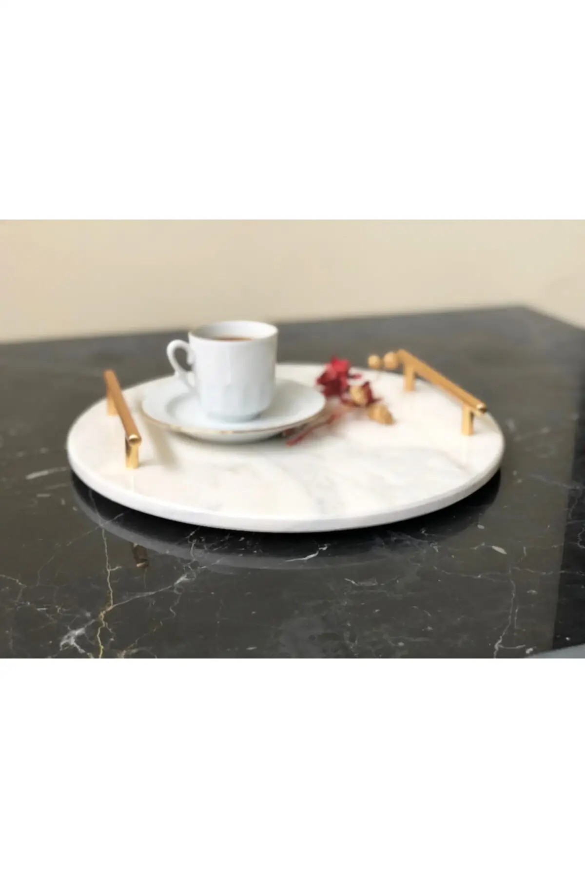 

Natural Calacatta marble round tray Gold handle luxury 2022 tray Tea tray Tea tray