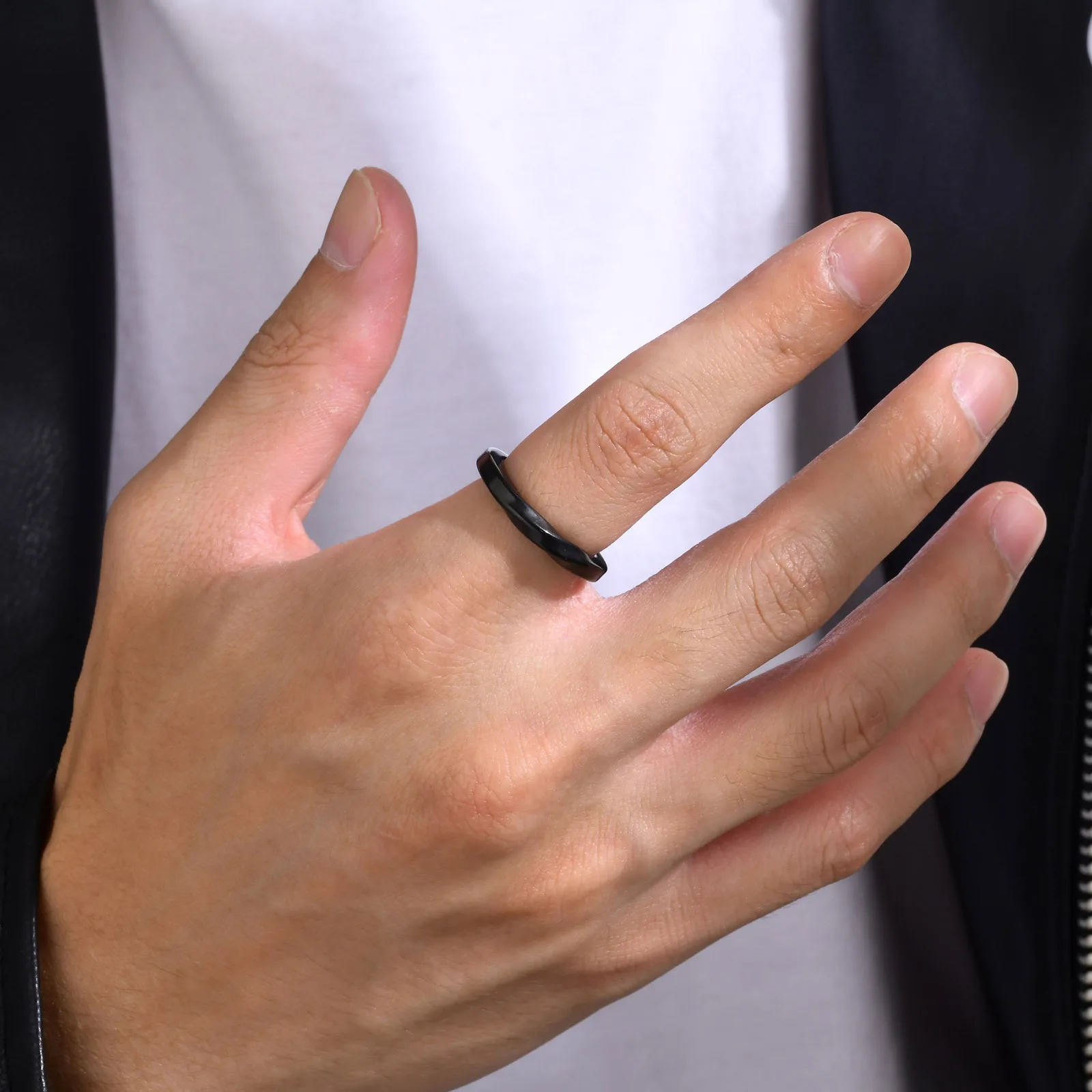 Stainless Steel Mobius Ring Black Titanium Coating Minimalist Couple Jewelry Unisex Fashion Gift