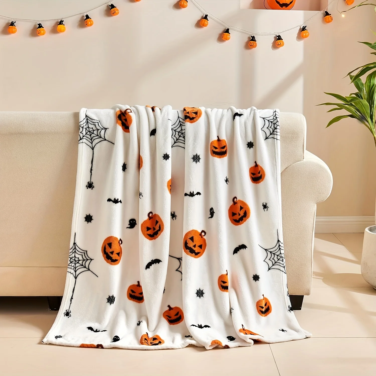 

1pc Halloween Flannel Throw Blanket Warm Cozy for Living Room Bedroom Camping Travel Festive Home Decor Gift HalloweenHome Decor