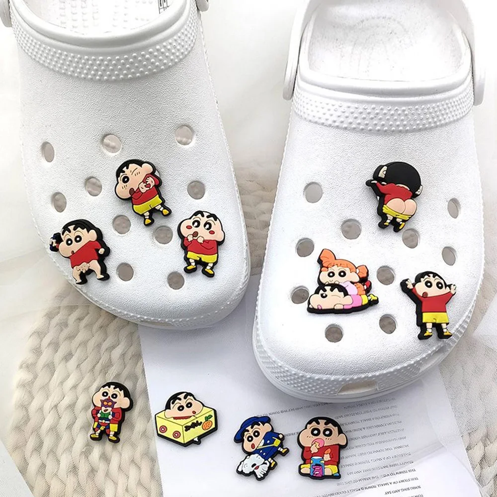 10Pcs Anime Crayon Shin-Chan Hausschuhe Sandalen Zubehör Cartoon Diy Kawaii Turnschuhe Dekorative Schnalle Kinder Geschenke