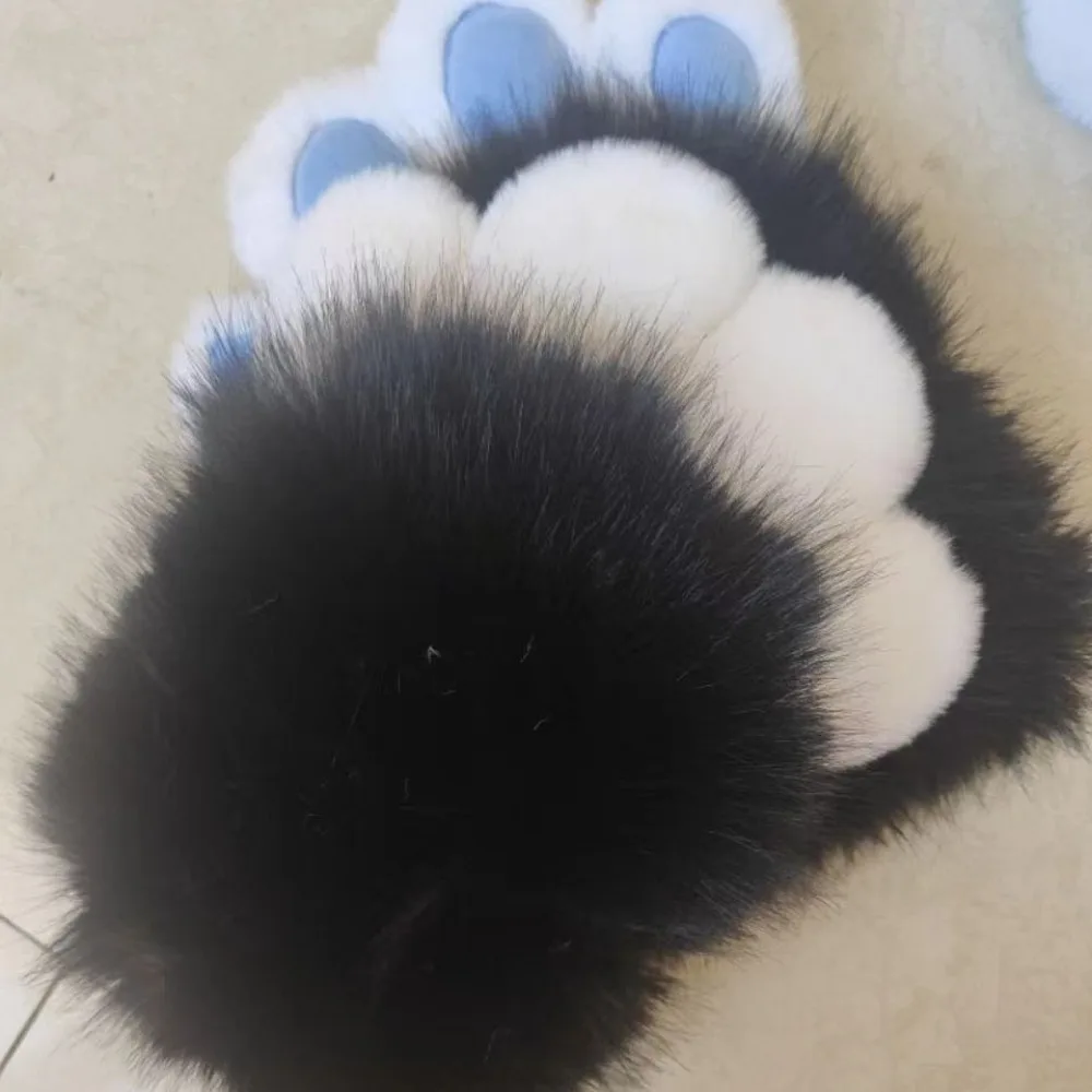 かわいい漫画風のコスプレ衣装用手袋。音が鳴る、ふわふわの猫の肉球型手袋。暖かく、着ぐるみやキグルミに最適。猫の爪の形をしたミトン。プレゼントにも。