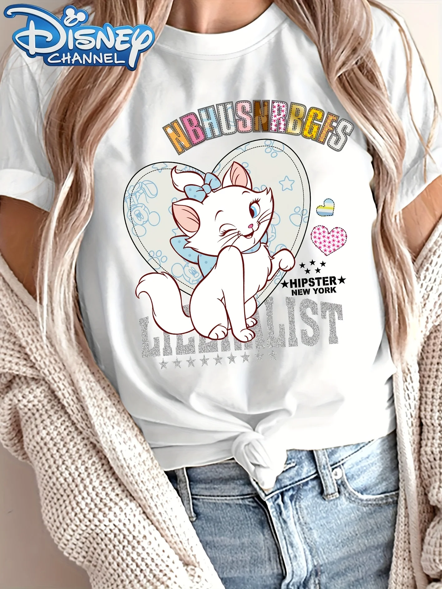 

DISNEY Women's Marie & Hearts T-Shirt - Officially Licensed Marie Kitten Graphic Tee, Soft Round Neck Short Sleeve Casual Top