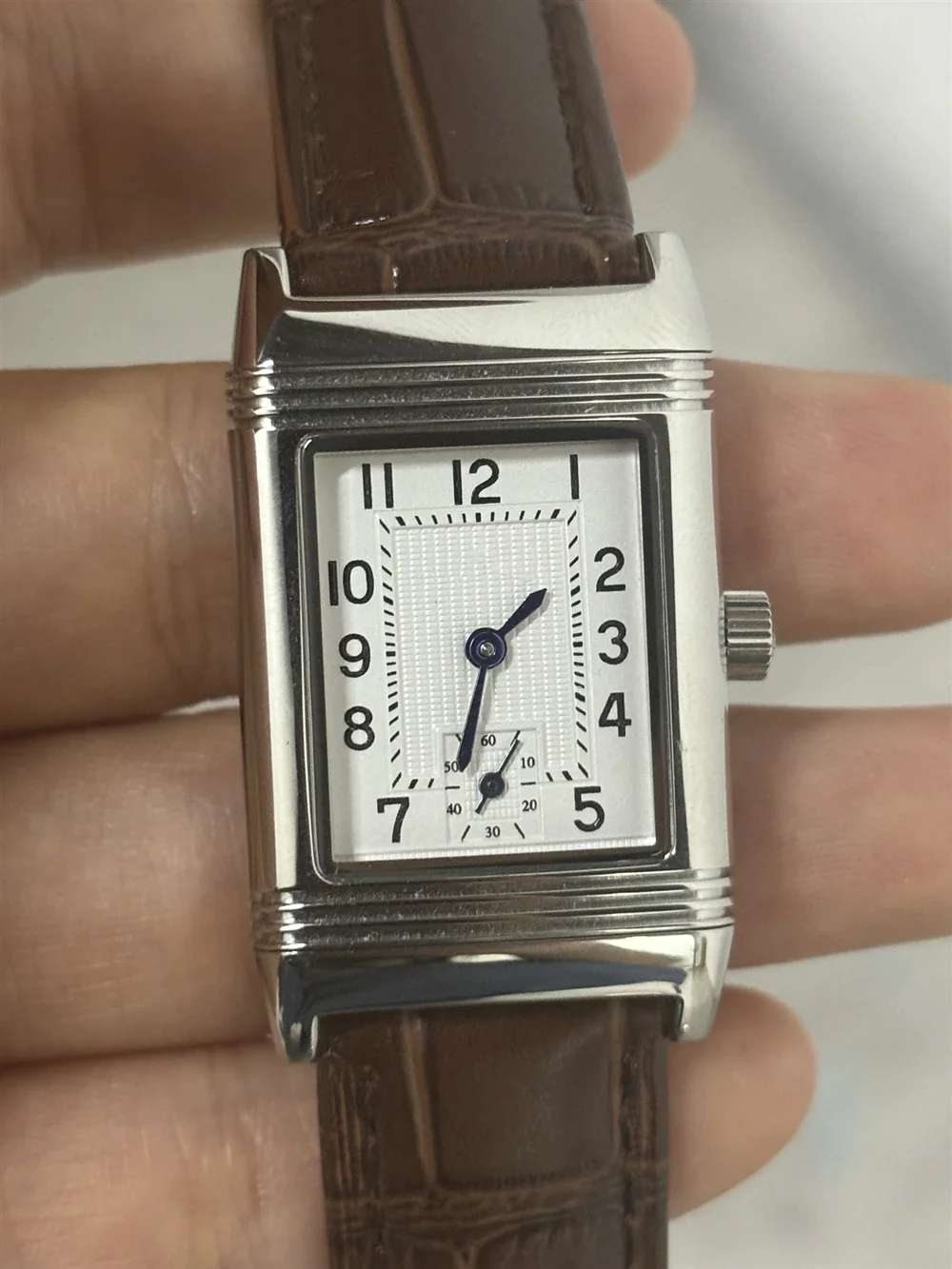 

Элитные модные мужские кварцевые часы из нержавеющей стали с кожаным ремешком и сапфировым циферблатом для мужчин и женщин