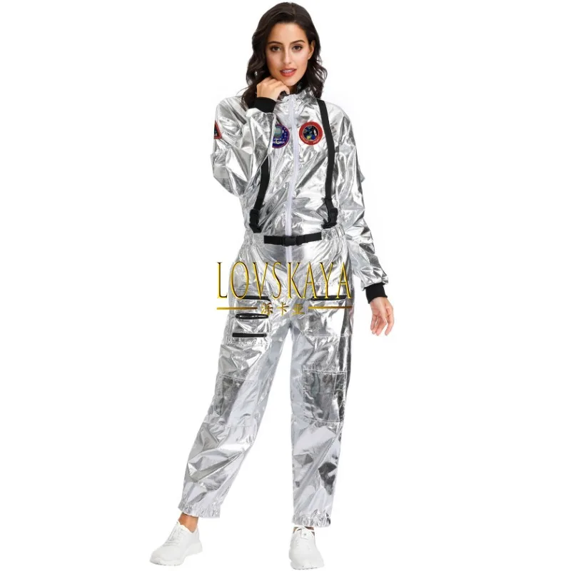 Trajes do estágio do astronauta para homens e mulheres, os mesmos uniformes do espaço, pares do Dia das Bruxas que vagueiam na terra