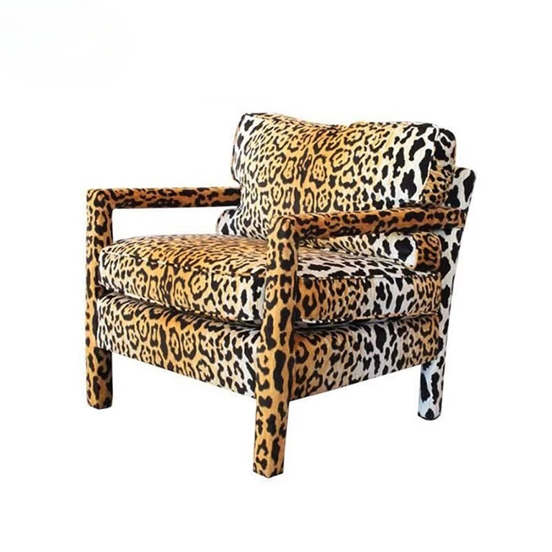 

Retro creative armrest sofa chair modern light luxury classical leopard print casual single sofa chair