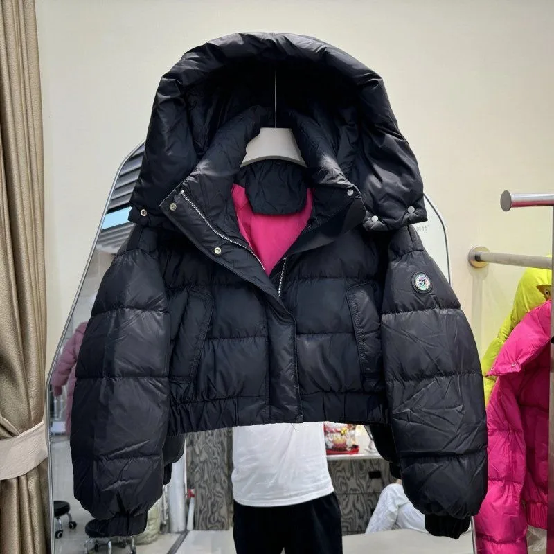 Kurze einfarbige Daunenjacke für Damen, Winter, neuer High-End-Außenstil, warme weiße Entendaunen, lose Jacke, trendige Marke für Studenten