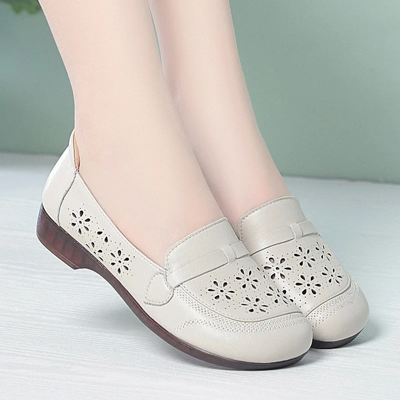 

Plus Size 35-42 Breathable Comfortable Shallow Cutout Genuine Leather Shoes Flats Spring Summer 2026 Women Loafers Office Mom