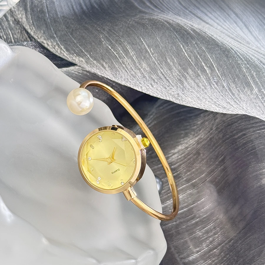 Women's Slim little bracelet 1 large pearl diamond cut glass rhinestone dial Minimalist quartz watch Bracelet Watch