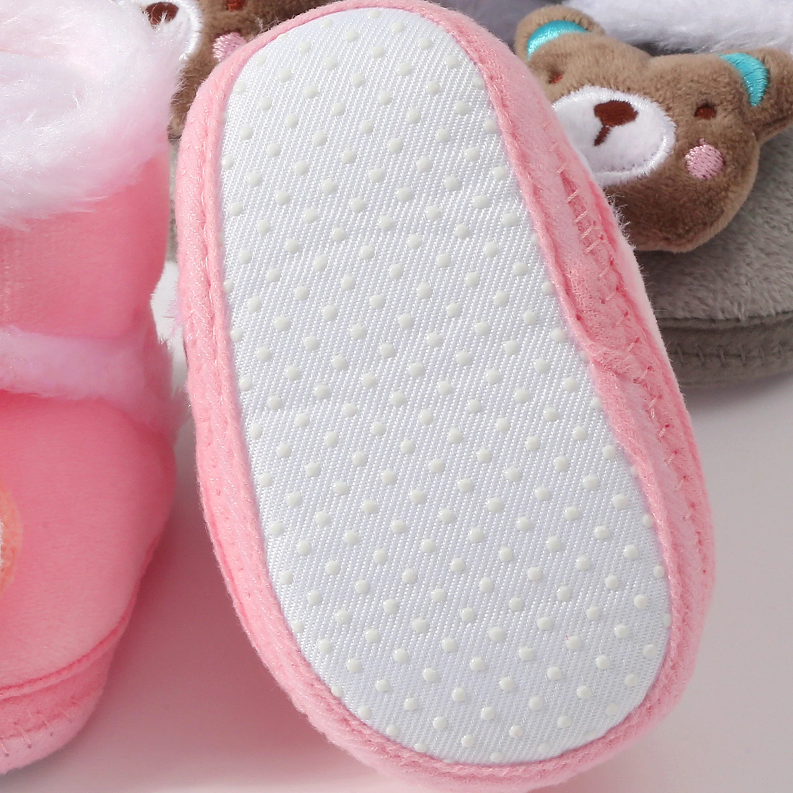 Botas de invierno para bebé, zapatos de suela blanda antideslizantes de forro polar de conejo/oso en 3D para primeros pasos para niñas y niños