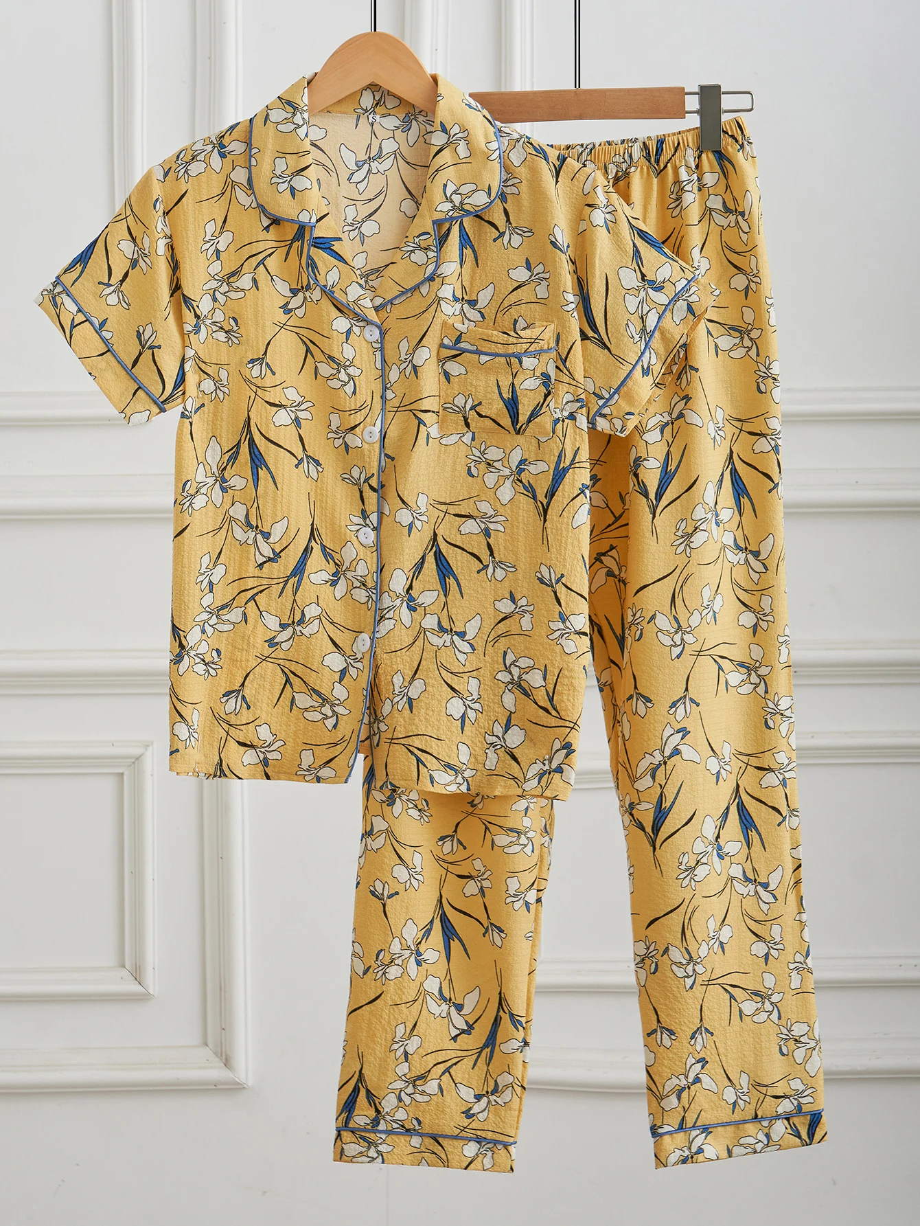 Women Floral Print Pajamas Set Short Sleeve Button Down Shirt & Long Pants 2 Pieces Loungewear Casual Soft Sleepwear