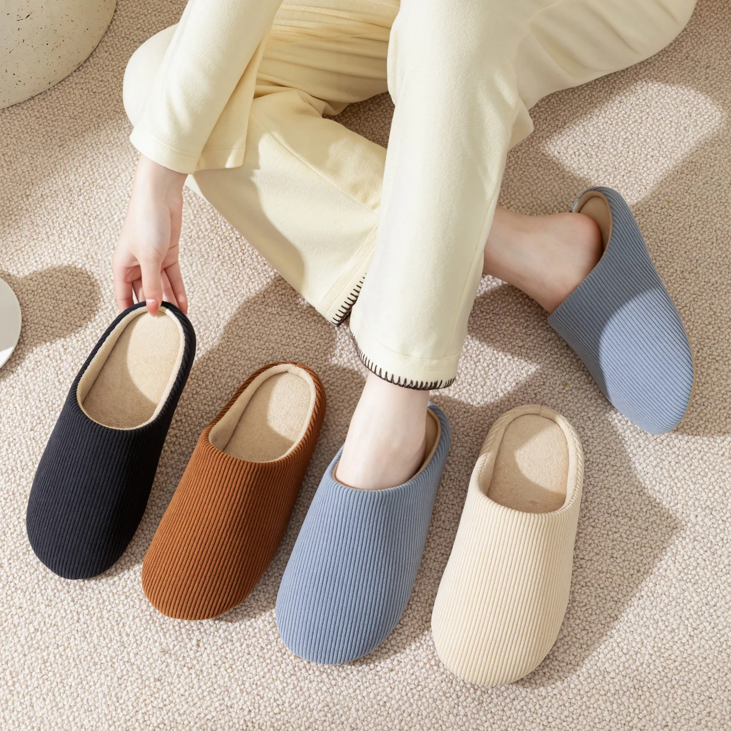 Simple Solid-color Slip-on House Slippers for Women, Non-slip Soft Sole, Lightweight Indoor Floor Slippers for Men All Seasons