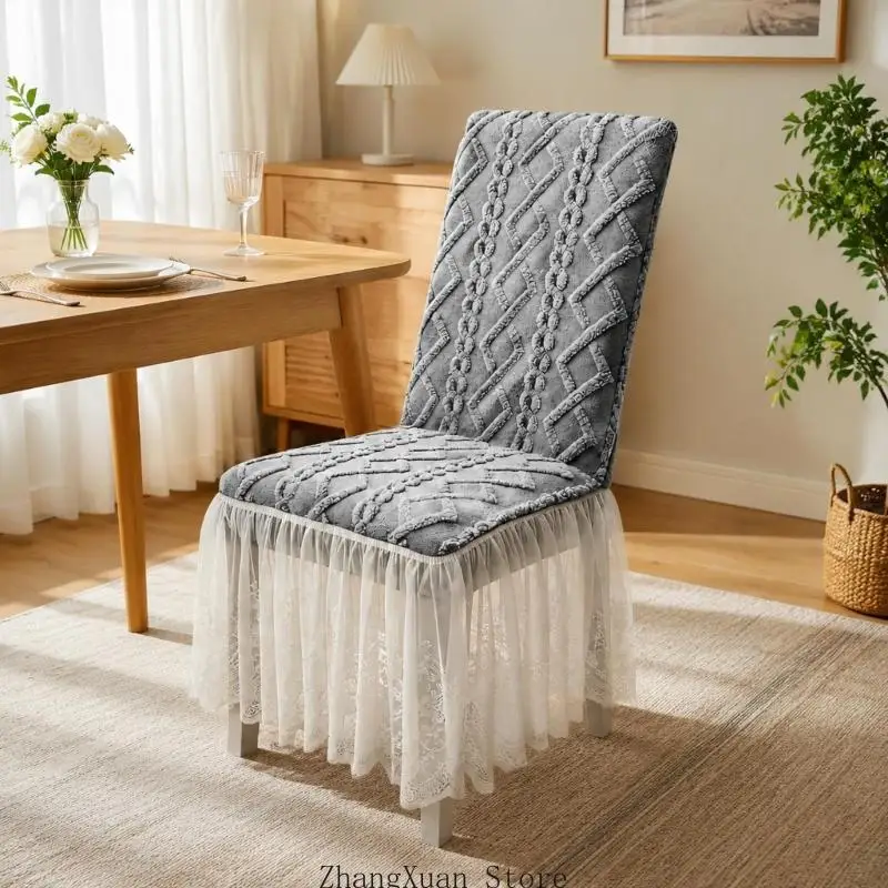 Plüsch-Esszimmerstuhlbezug mit geometrischer Textur, Stretchstoff und Spitzenrock 3XUF – Detail 10