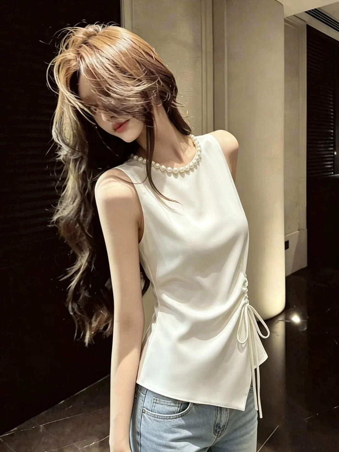 

Versatile Light Maturity Style Summer New Waist-Cinching Sleeveless Women's Vest 2026 Commute Korean Style Straight Cut Silk Top
