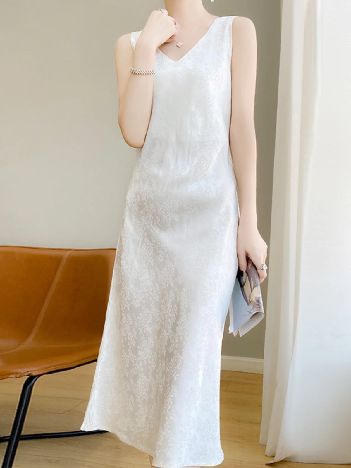 エレシルクストラップ ドクターウィメンズ サマーアセテートサテン スリミングスベル インナーロングスカート Vネック ルーズウエスト Aラインスカート