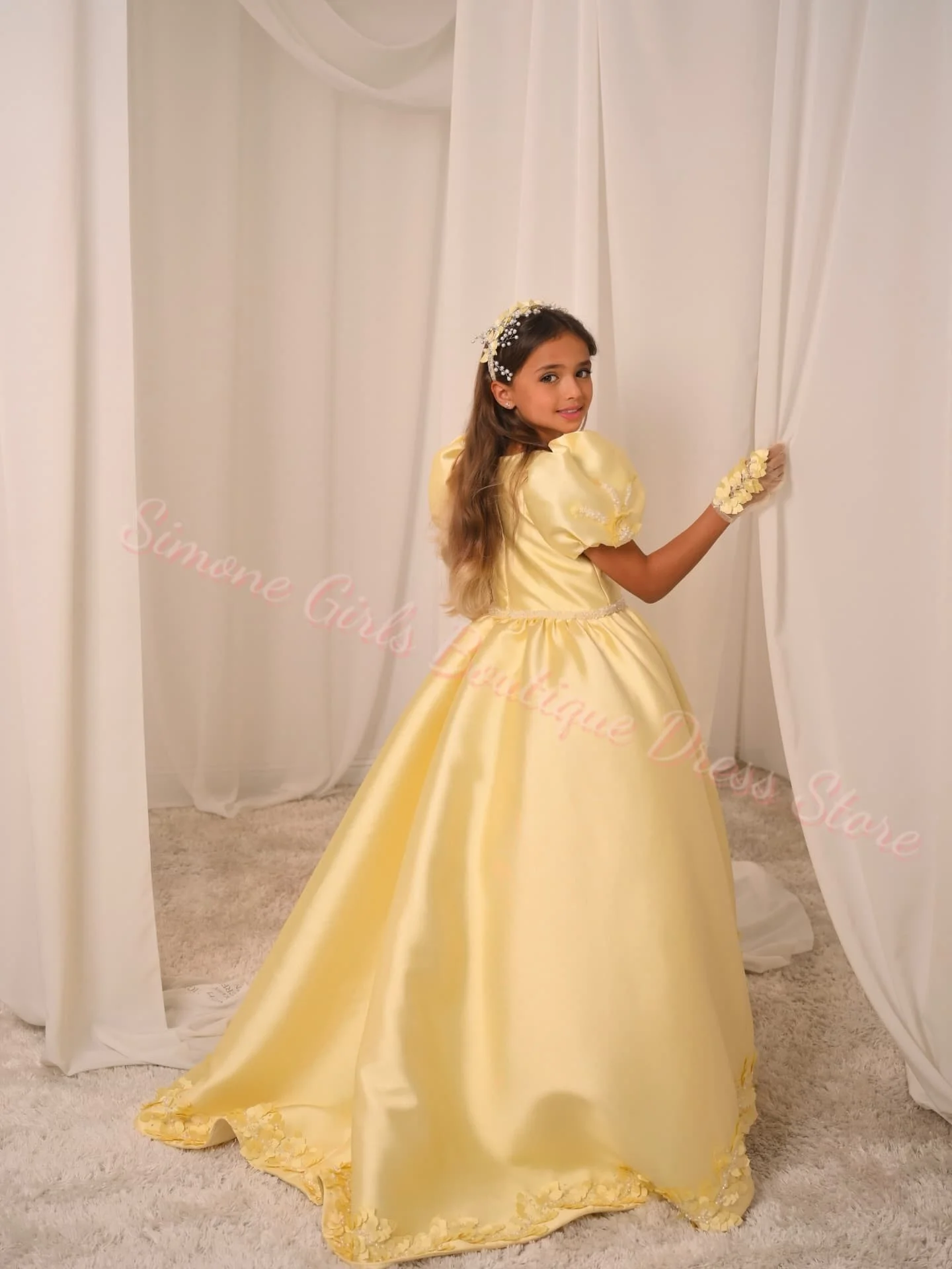 Hellgelbes Blumenmädchenkleid für Hochzeiten, Puffärmel, Blumenmuster, bodenlang, für Geburtstagsfeiern, Erstkommunion, Ballkleider, individuell anpassbar