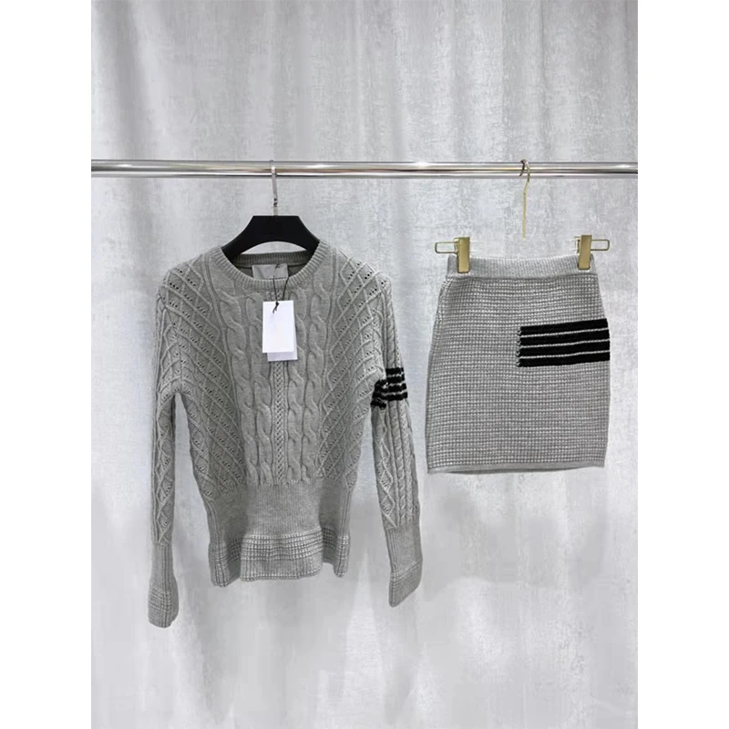 

New 2024 Contrast Color Bar Round Neck Twist Stitching Waist Closing Long Sleeve Sweater+High Waist Hip Wrap Skirt Two-piece Se