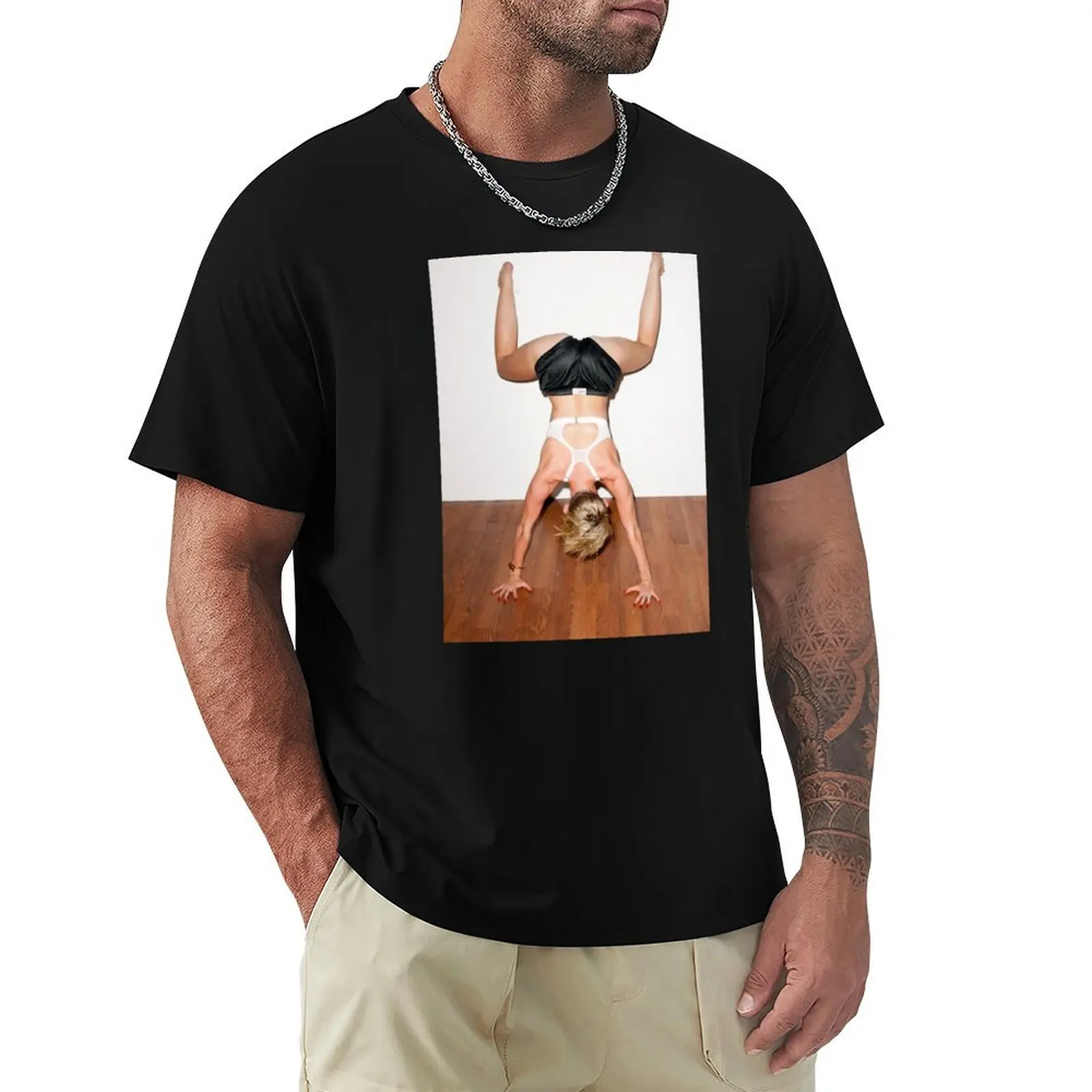 

Twerking Miley T-Shirt fashion shirts oversized graphic tee T-shirt men